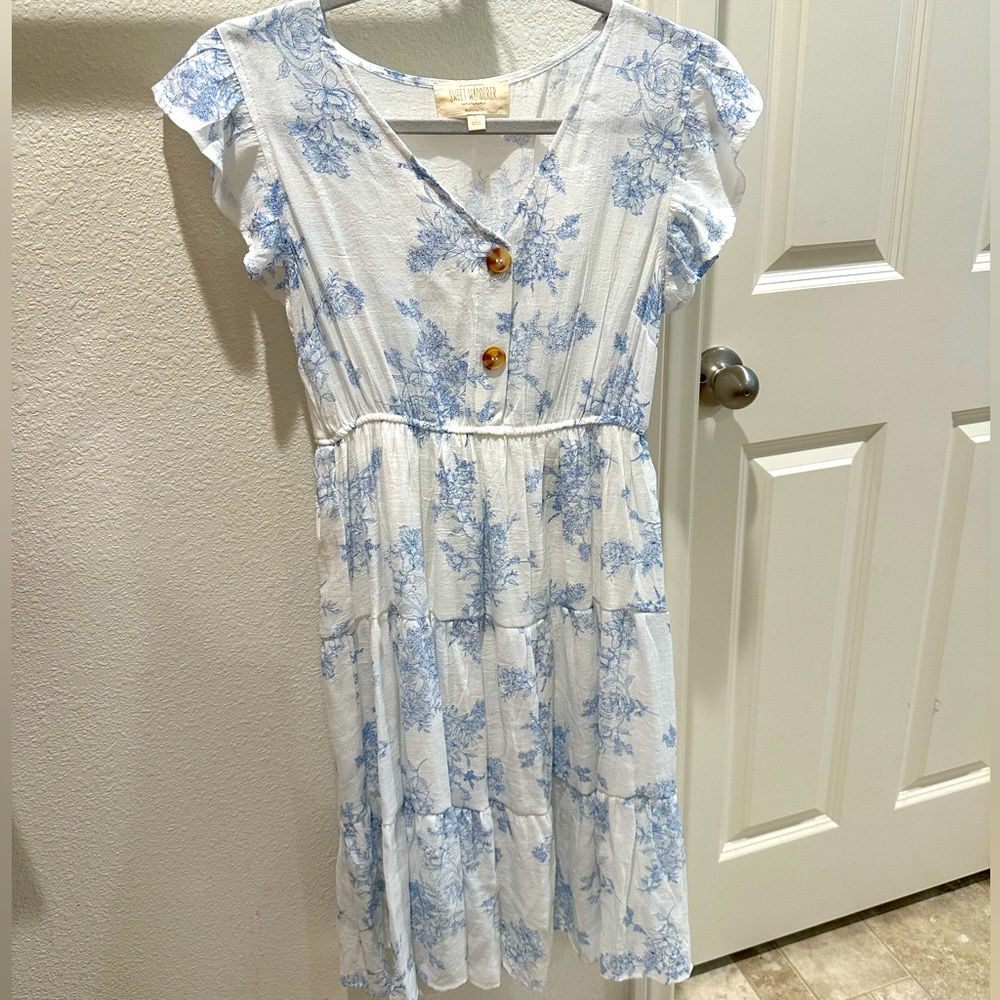 Maternity dress. White with blue flowers pattern